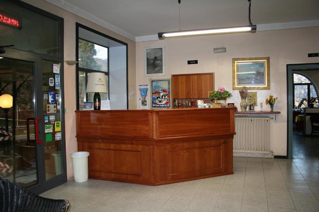 Hotel Olivi Saló Exterior foto